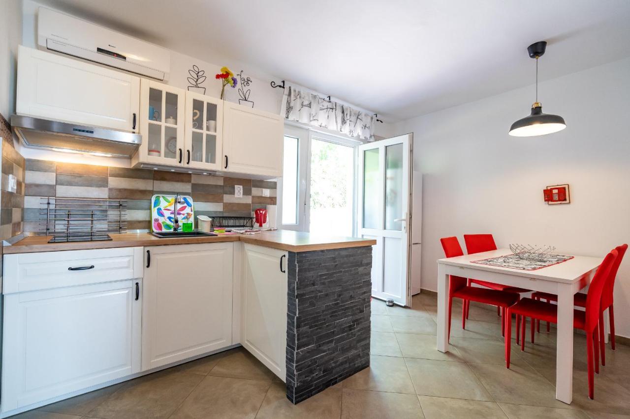 Stara Baska Apartments Экстерьер фото
